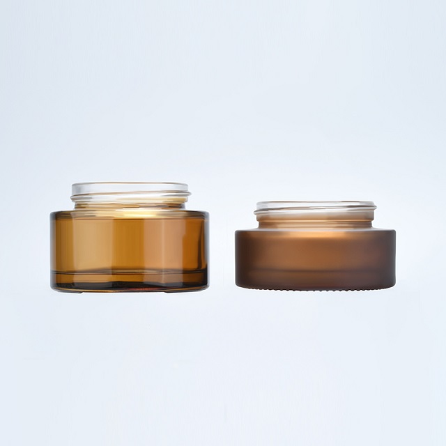 Hete verkoop cosmetische gezichtscr&egrave;me container 5 ml 15 ml 30 ml 50 ml 100 ml amber matglazen pot met bamboe houten deksel