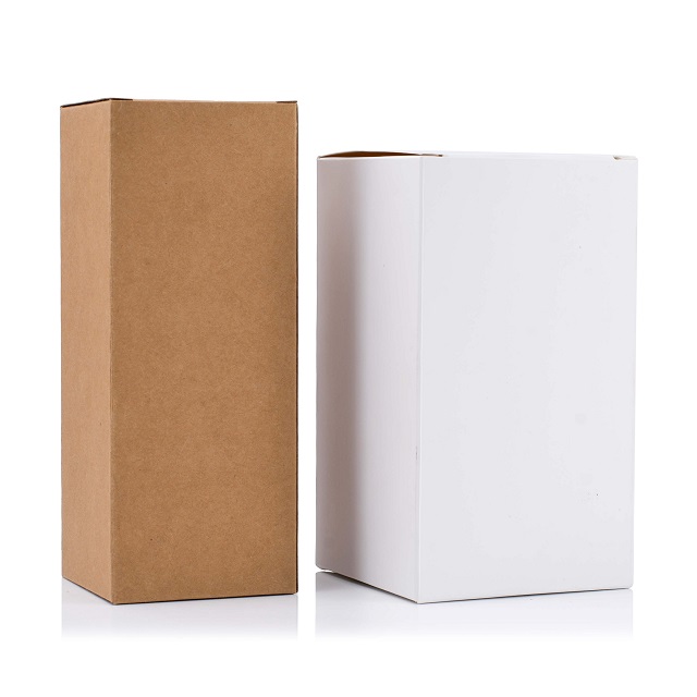 Schwarz-wei&szlig;e Geschenkbox aus Wellpappe