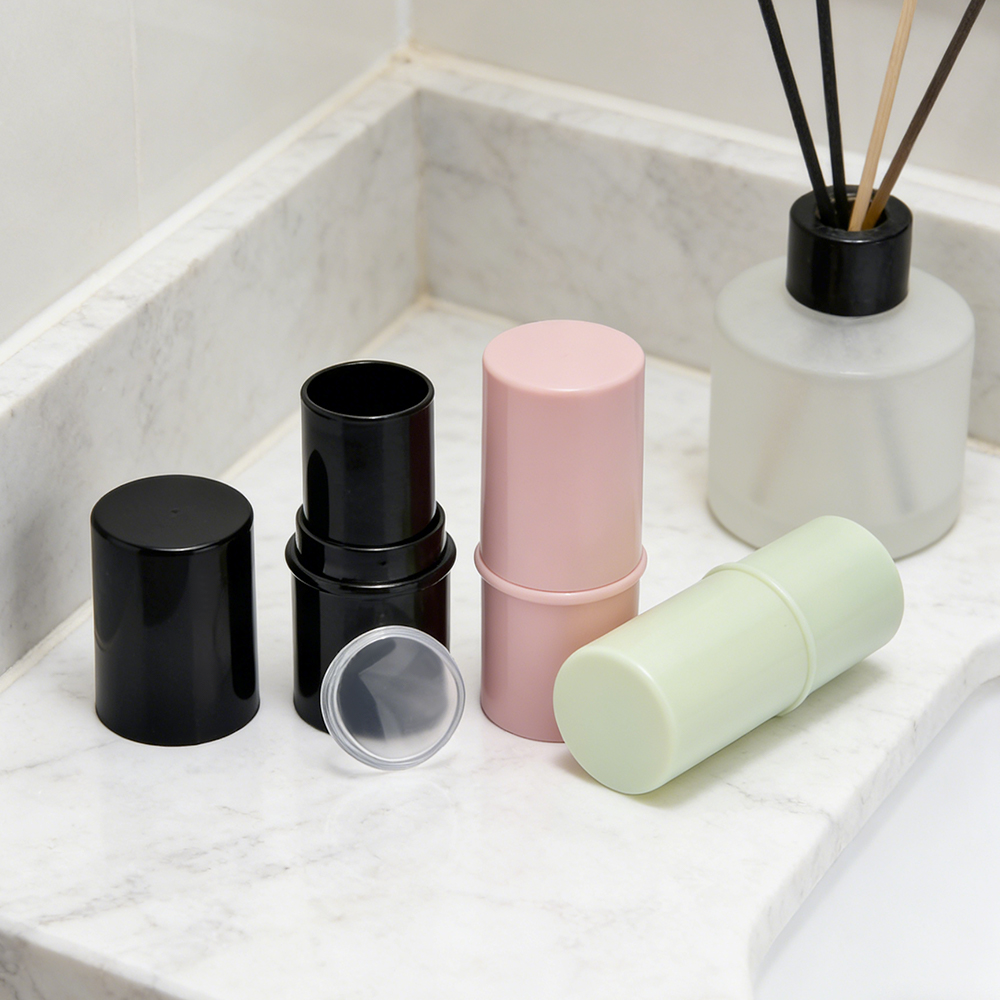 卸売ミニリップクリームチューブ 6 グラム容量空のプラスチック口紅ピンク、黒、白の色シリンダー形状日焼け止め消臭ボトルチューブ