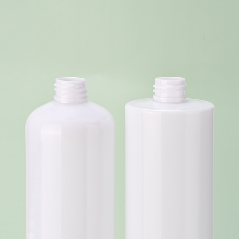 Shampoo-Flasche aus Kunststoff f&uuml;r Conditioner-Lotion