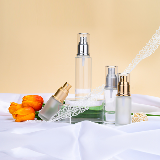 El hombro plano cosm&eacute;tico 30ml 50ml 100ml esmeril&oacute; la botella de cristal clara para el aceite del reflejo del resplandor del cuerpo de la cara