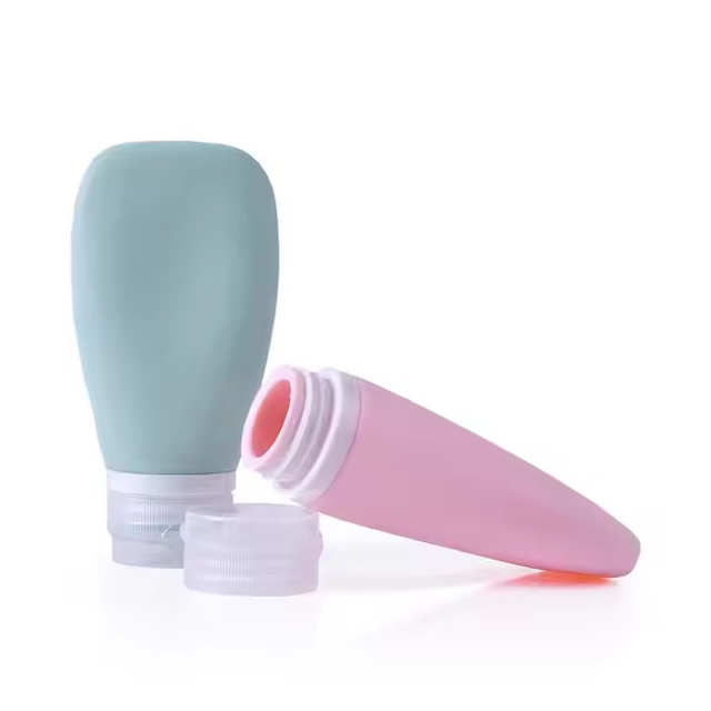 Tubo suave de loci&oacute;n cosm&eacute;tica con gancho