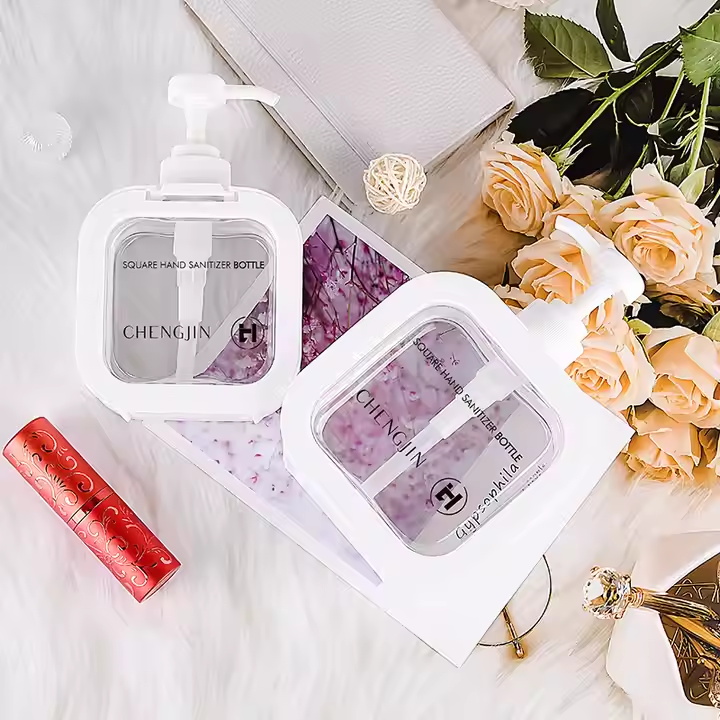 Chai x&agrave; ph&ograve;ng lỏng h&igrave;nh vu&ocirc;ng m&agrave;u trắng chai sữa dưỡng thể c&oacute; bơm