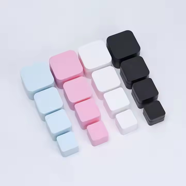 Pots de soins de la peau en plastique