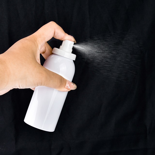 B&igrave;nh xịt kh&iacute; dung c&oacute; nắp v&ograve;m