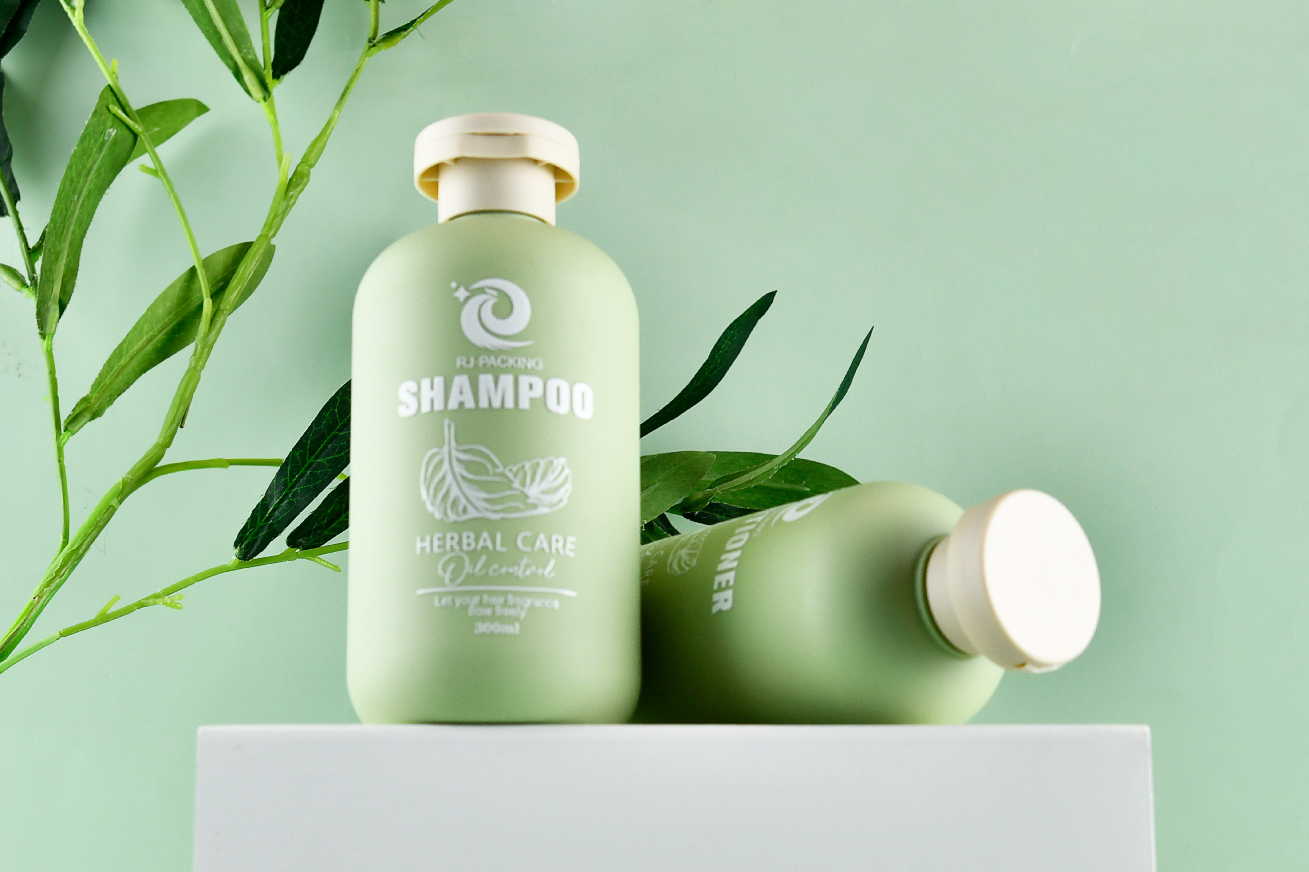 Bambu Kapaklı Plastik Şampuan Şişesi